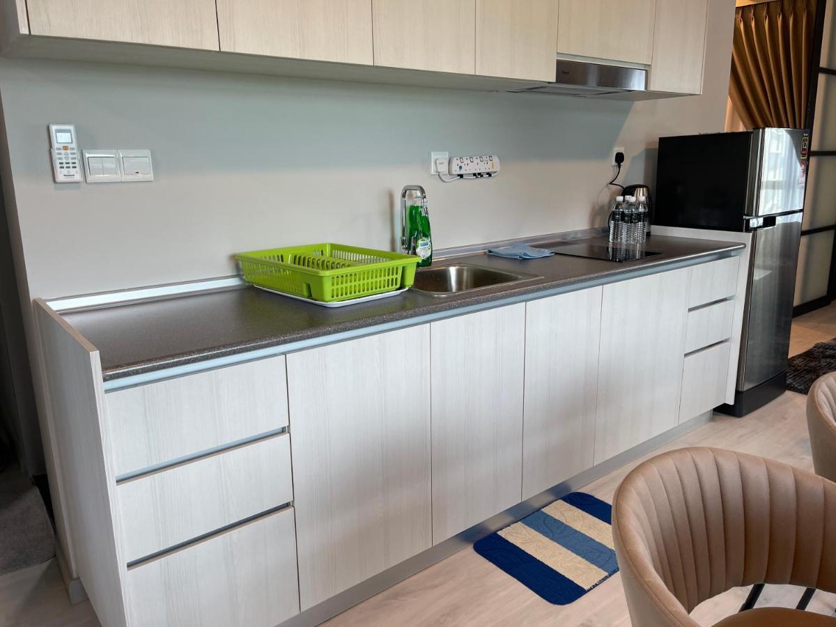 Seaview Luxury Condo Homestay 2Bed 2Bath Jesselton Quay By R2 Residence كوتا كينابالو المظهر الخارجي الصورة
