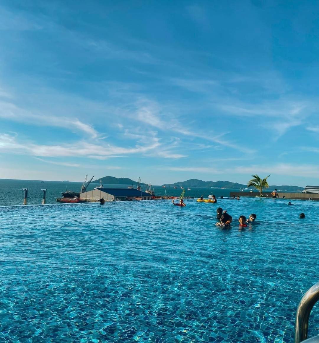 Seaview Luxury Condo Homestay 2Bed 2Bath Jesselton Quay By R2 Residence كوتا كينابالو المظهر الخارجي الصورة