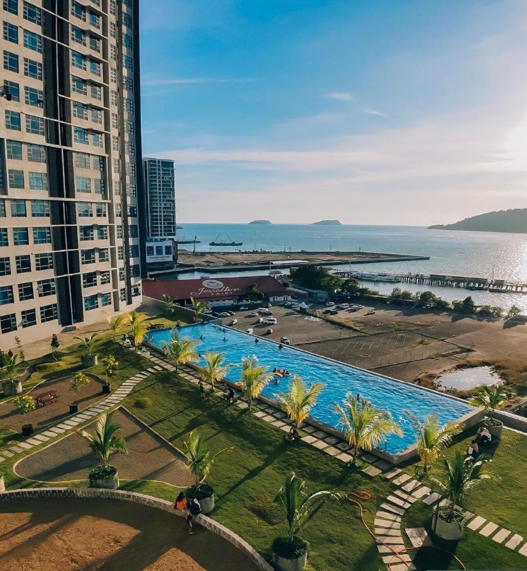 Seaview Luxury Condo Homestay 2Bed 2Bath Jesselton Quay By R2 Residence كوتا كينابالو المظهر الخارجي الصورة
